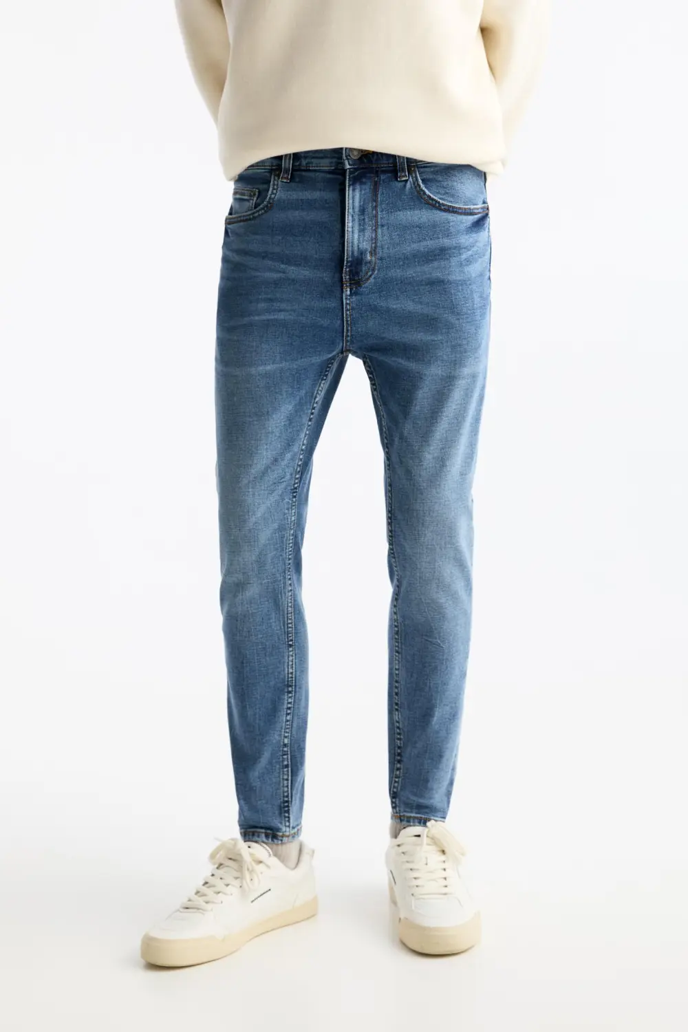 Washed carrot-fit jeans
