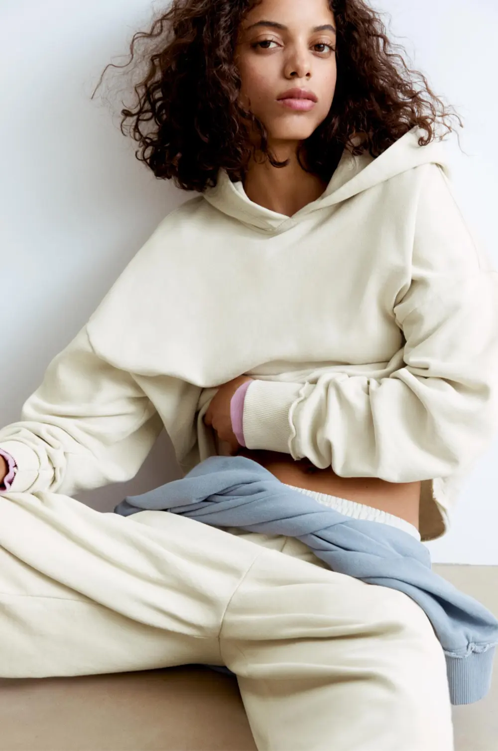 Sudadera boxy bajo desflecado