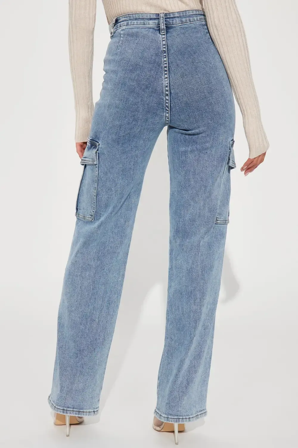 Crowd Pleaser Stretch Cargo Jeans - Medium Wash