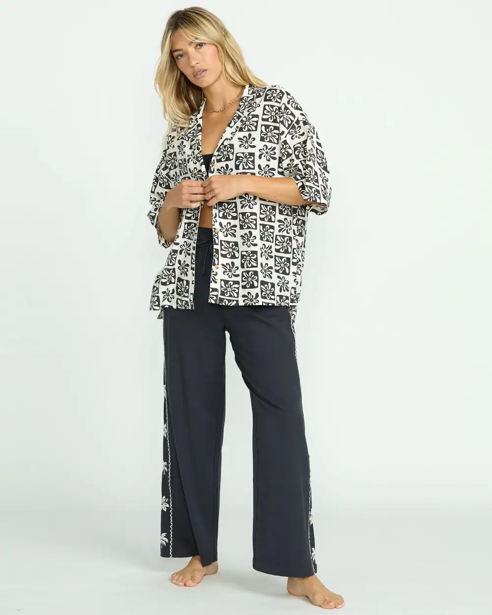 Beach Side Printed Short Sleeve Shirt - Black Sands