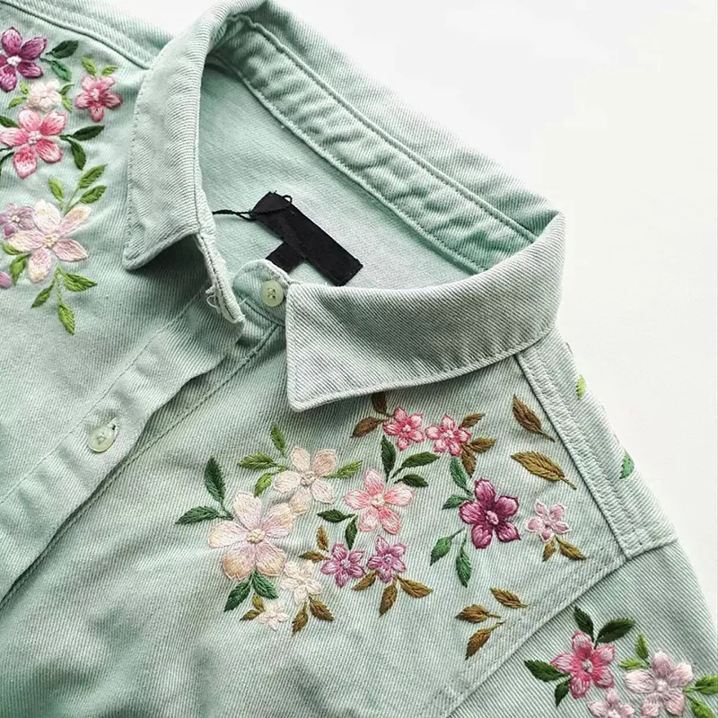 Women's Retro Floral Embroidery Art Long Sleeve Casual Shirt