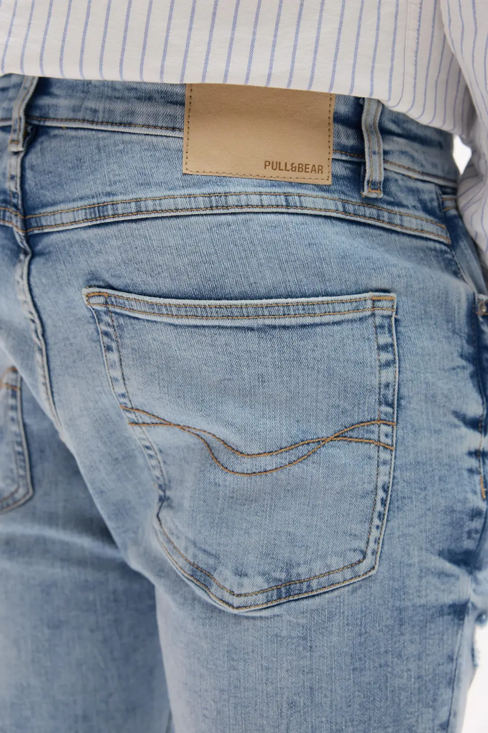 Ripped carrot fit jeans