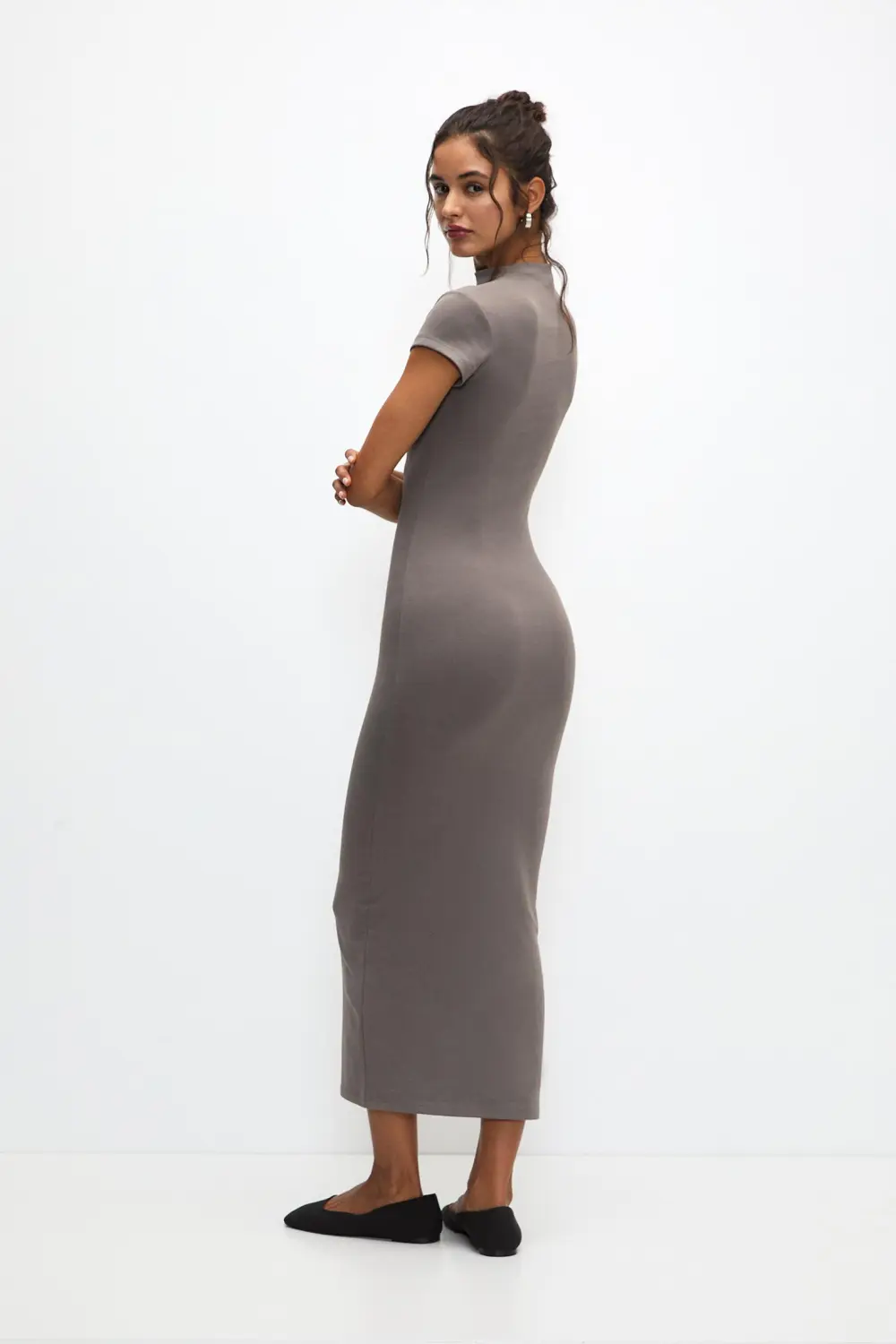 Vestido midi cuello perkins