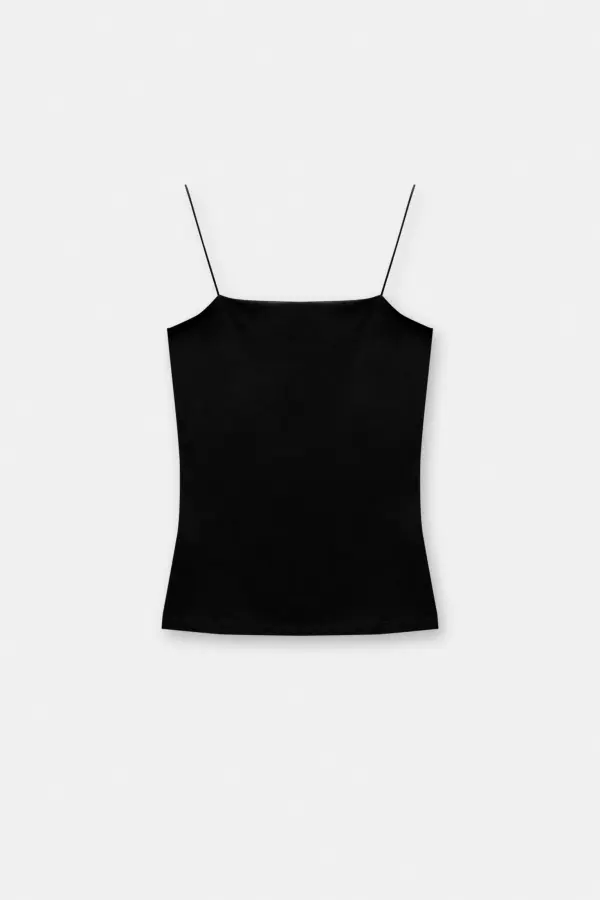 Strappy straight-cut top