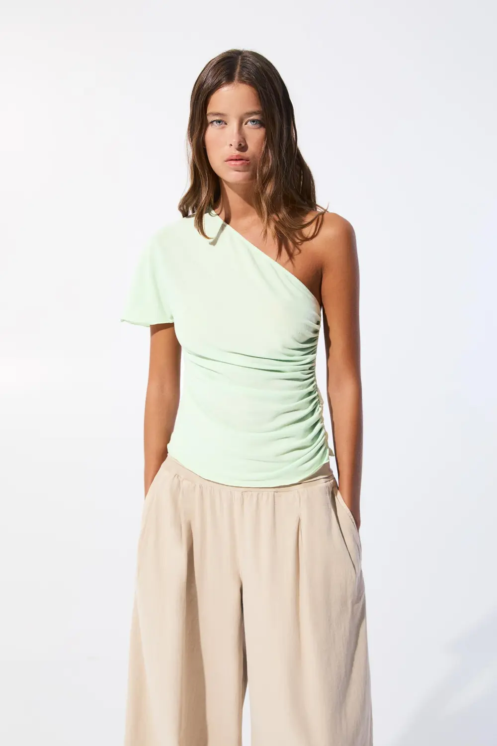 Gathered asymmetric top