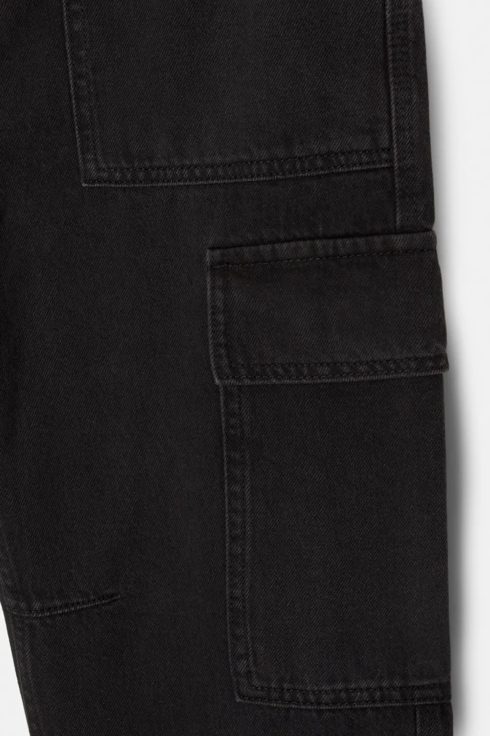 Straight-leg cargo jeans