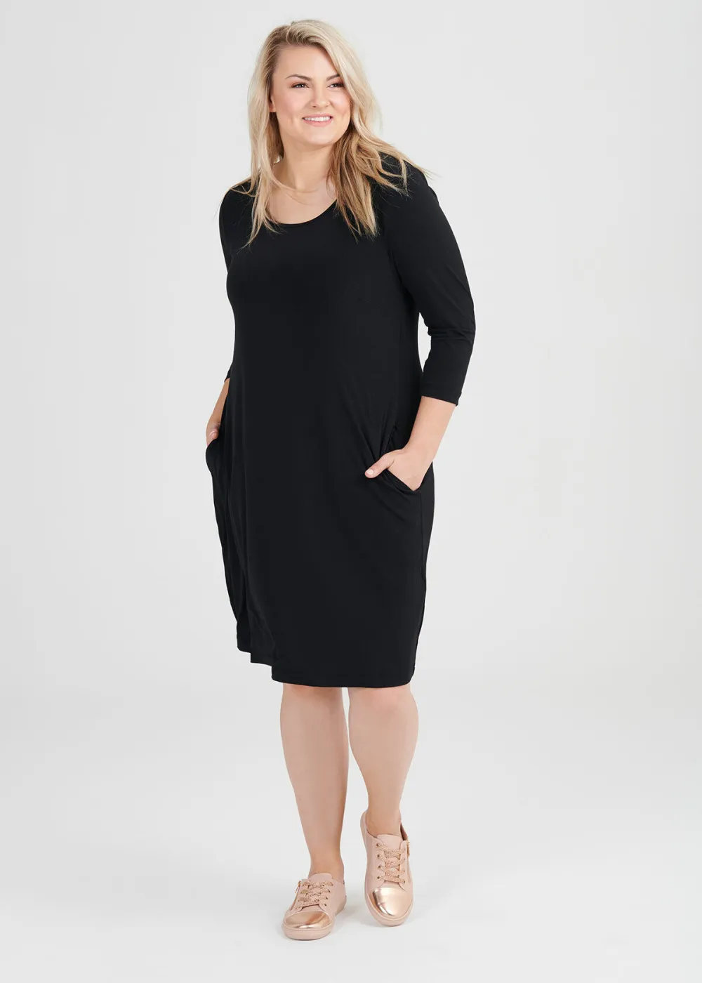 Luna Ultimate 3/4 Sleeve Dress