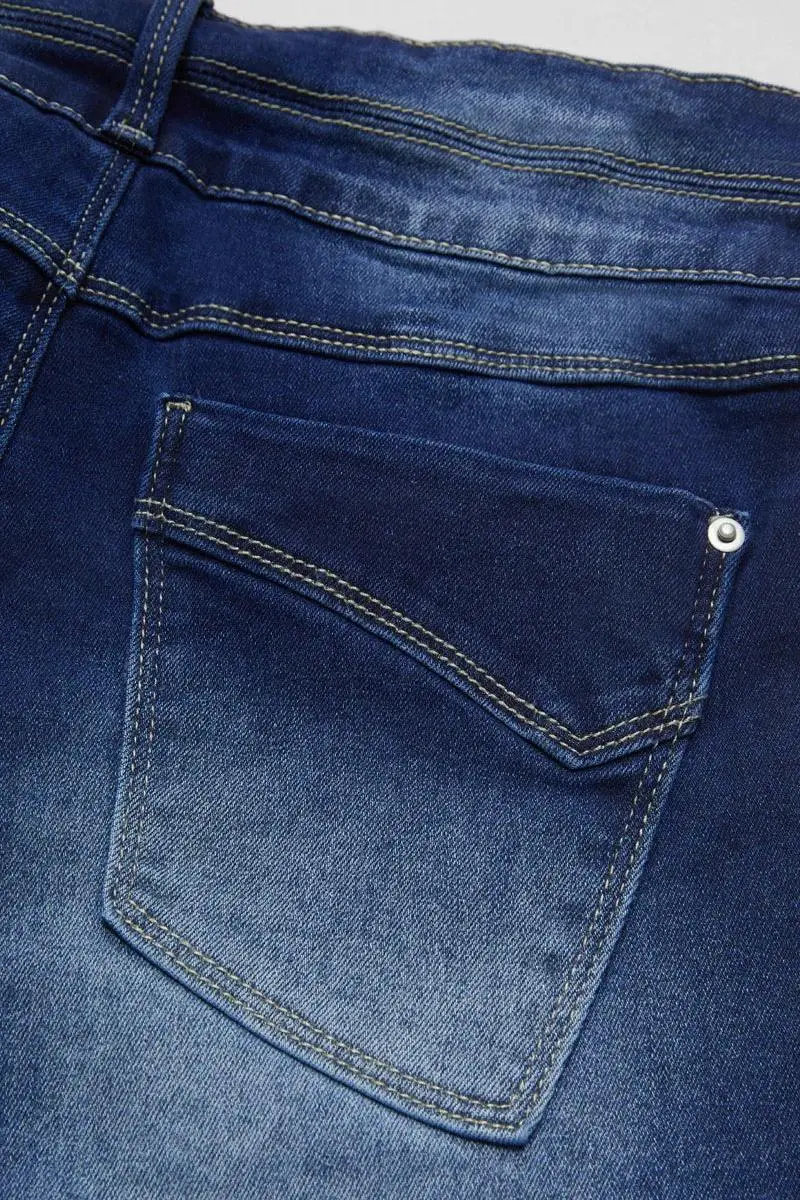 Roll Hem Double Button Mid Rise Capri Jeans