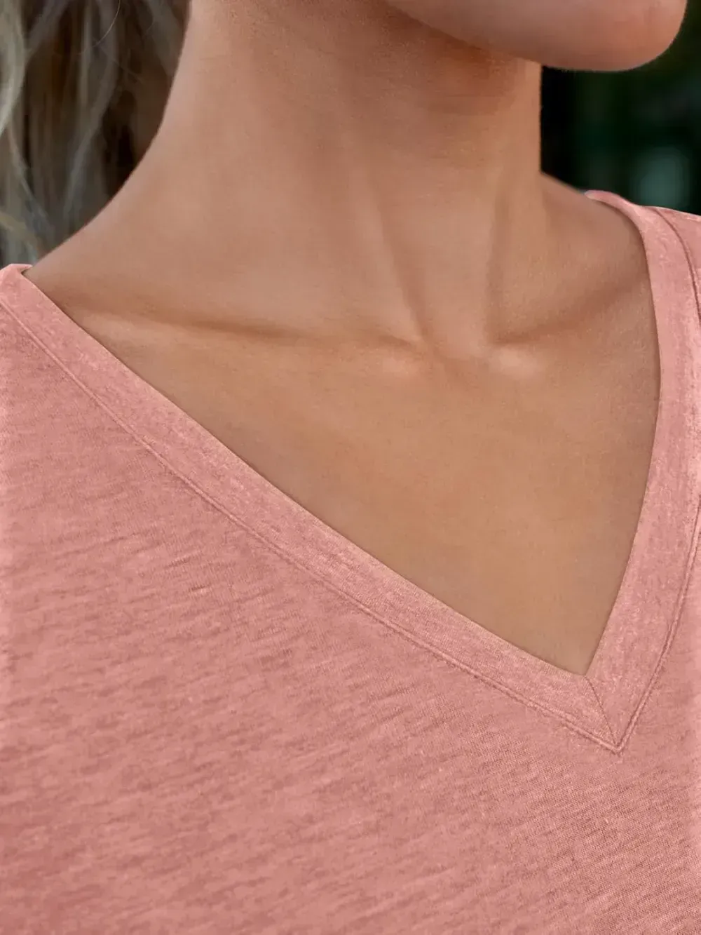 AUTOMET T Shirts Short Sleeve V Neck Tees for Women Fashion Tops Trendy Lightweight Soft Casual Summer Outfits Clothes 2024