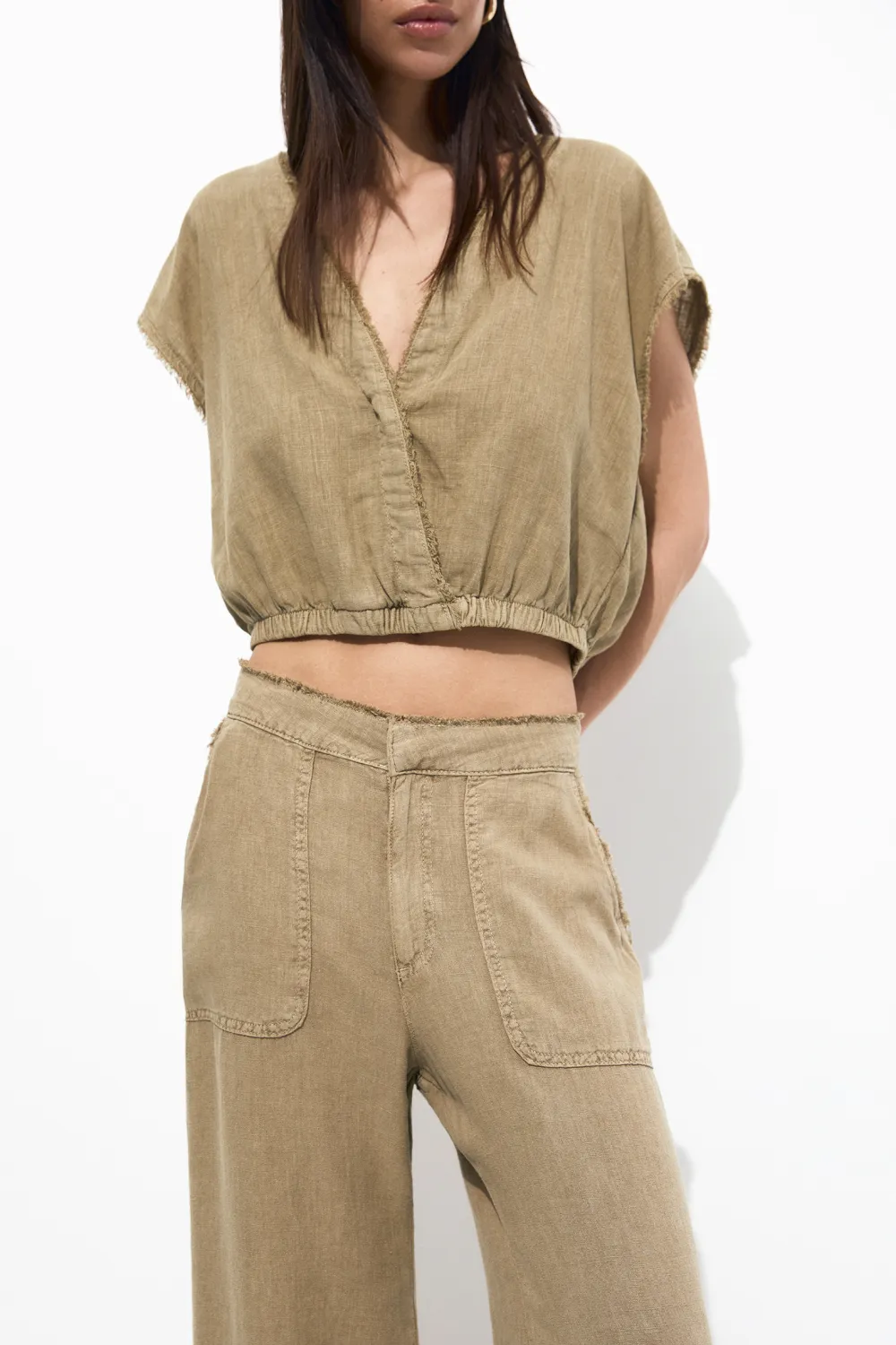 Pantalón fluido desflecado con lino