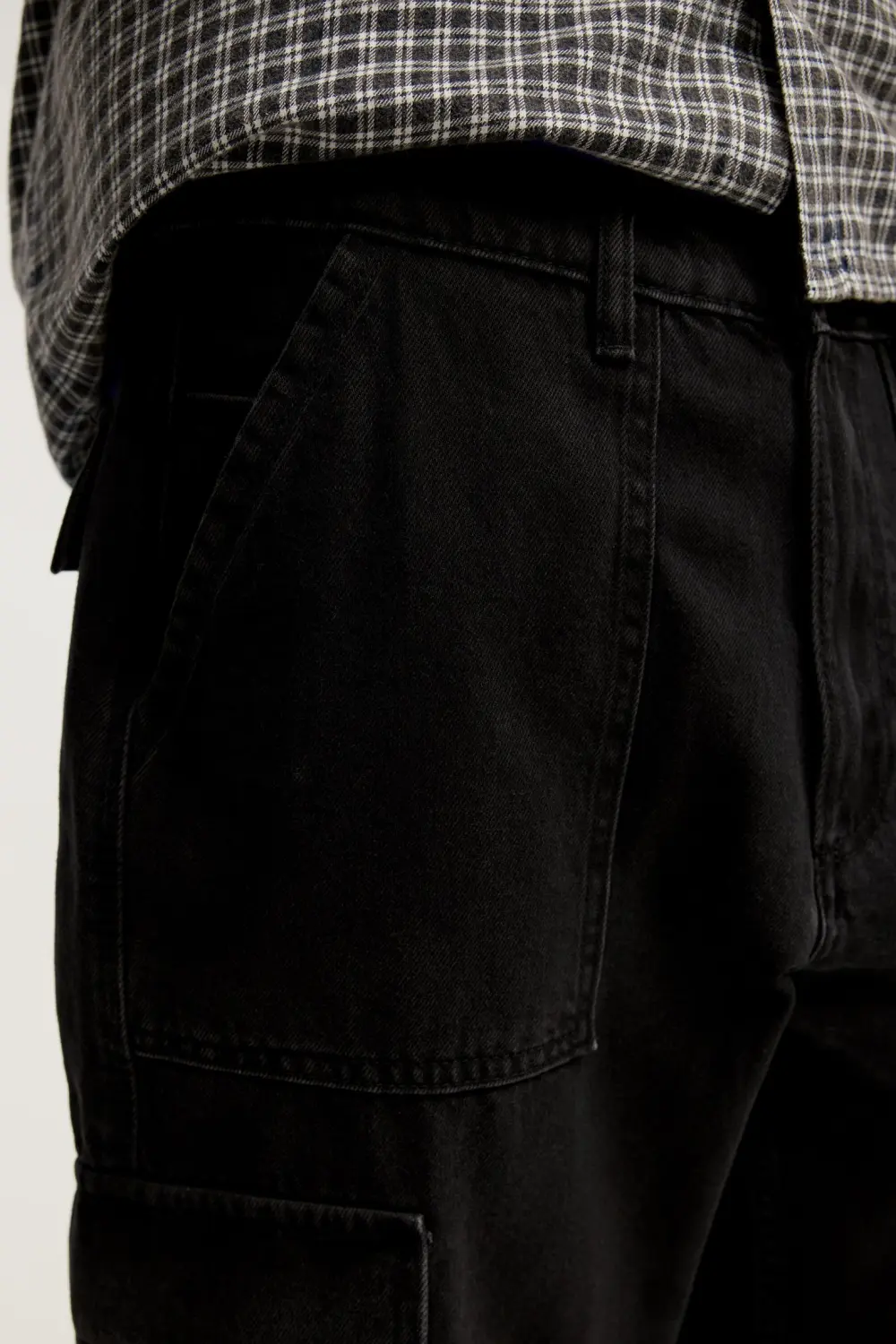 Straight-leg cargo jeans