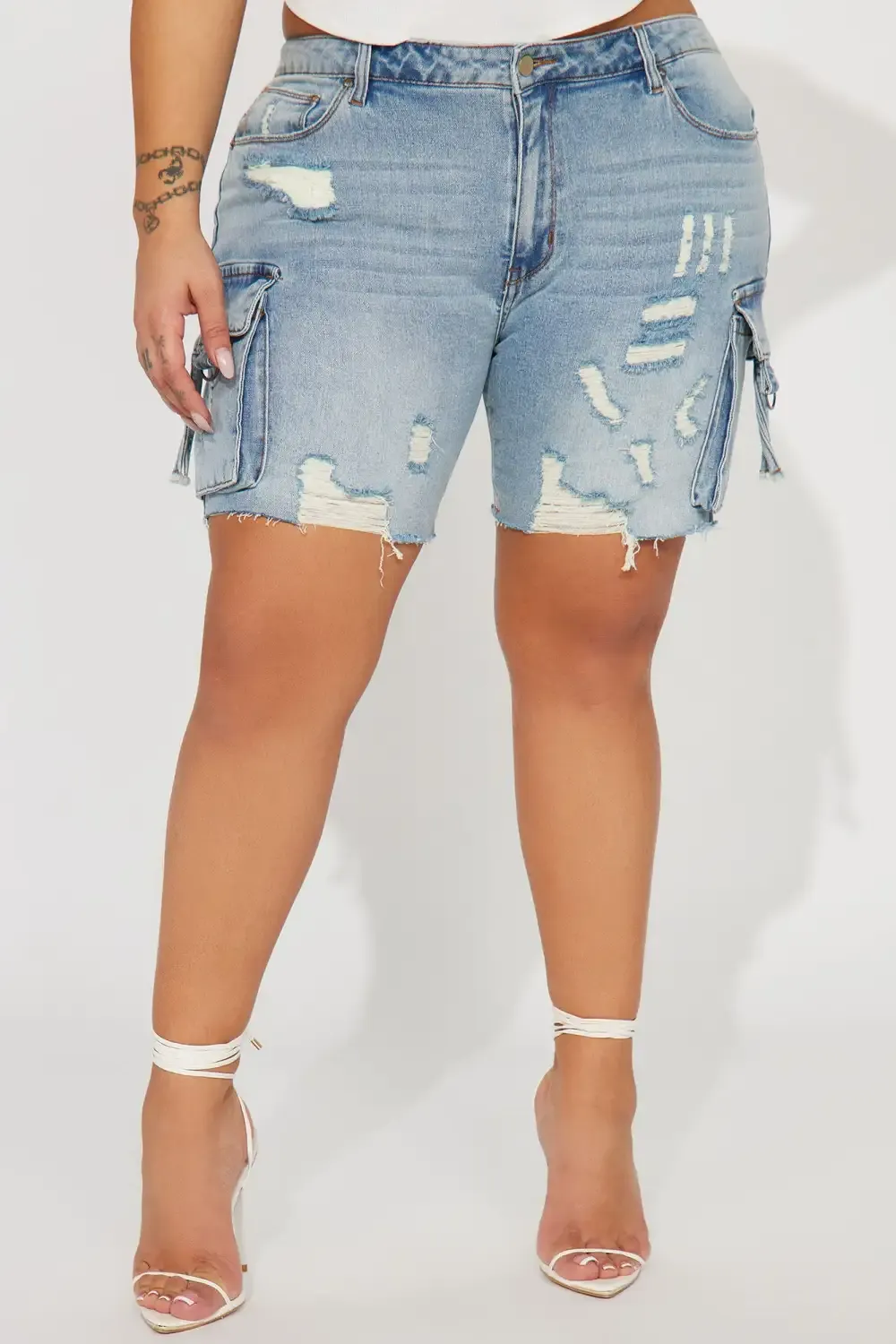Find A Way Stretch Cargo Denim Shorts - Light Wash