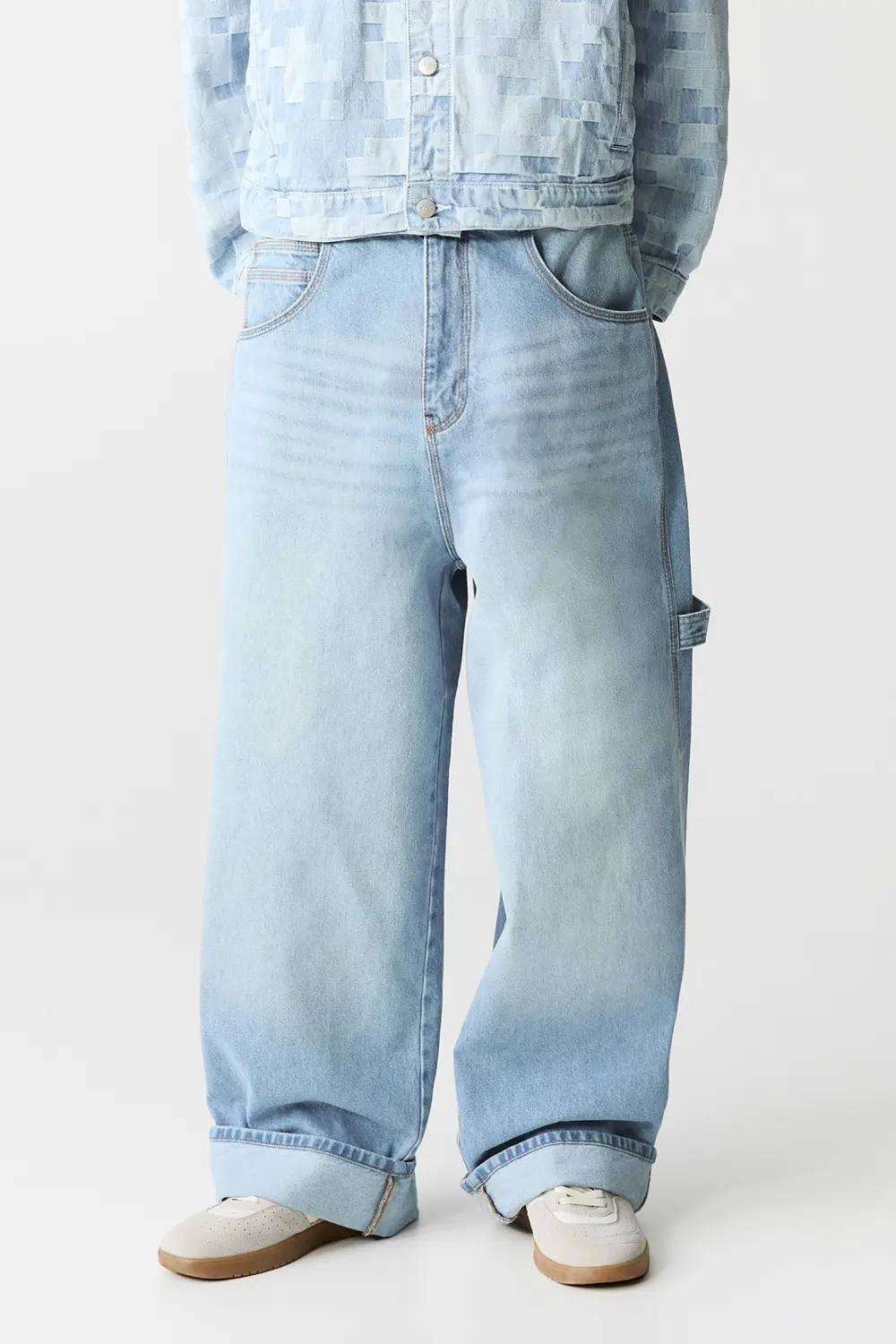 Super baggy carpenter jeans with turn-up hems