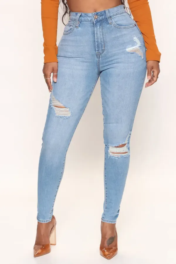 Sneaking Out Stretch Skinny Jeans - Medium Wash