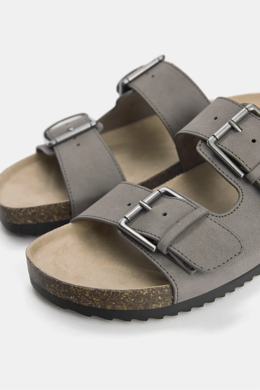 Sandalias planas hebillas