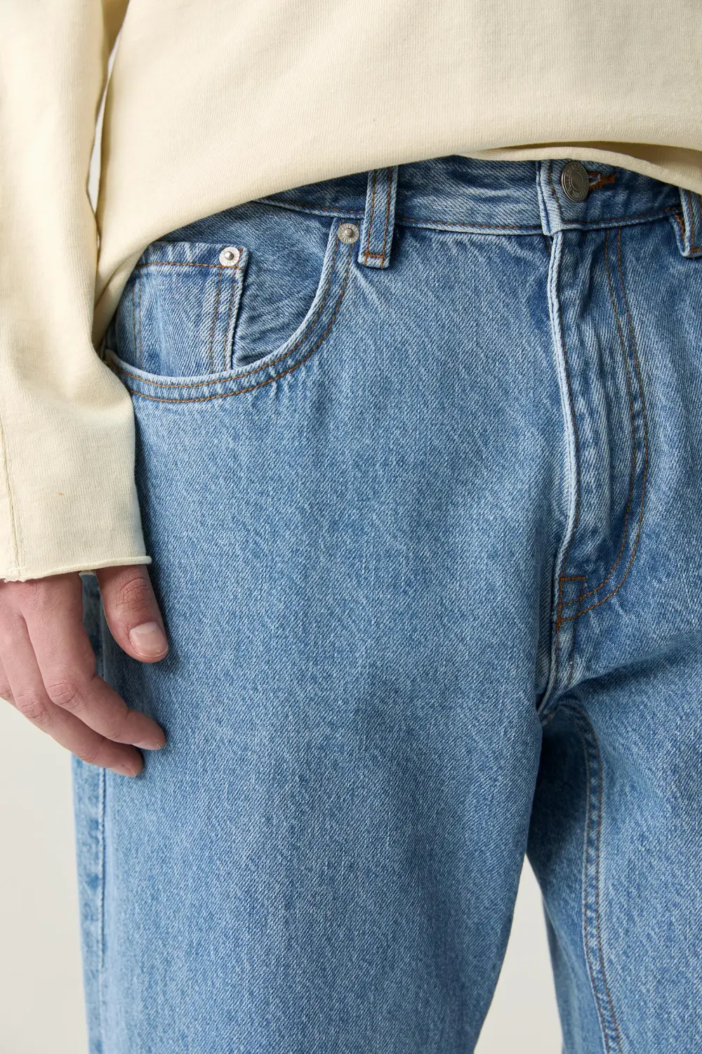 Standard jeans