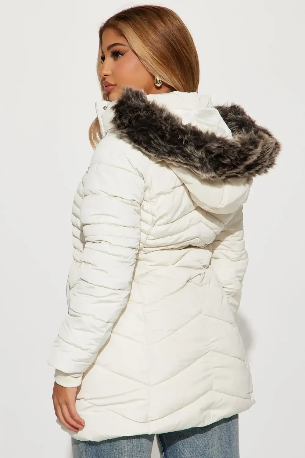 Hugs In The Snow Long Puffer Jacket - White