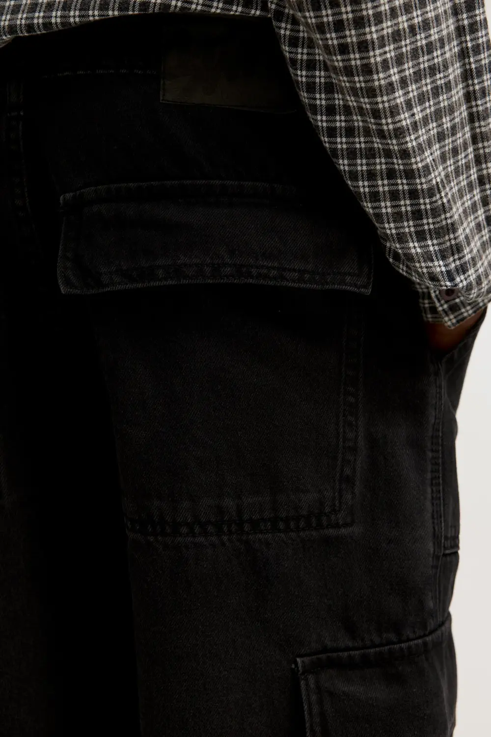 Straight-leg cargo jeans