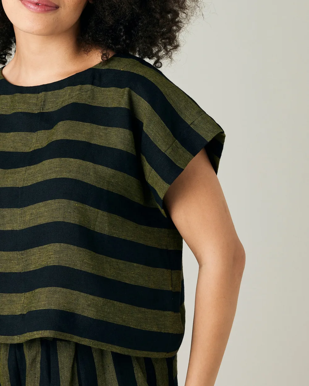 BLACK & OLIVE STRIPE LINEN TOP