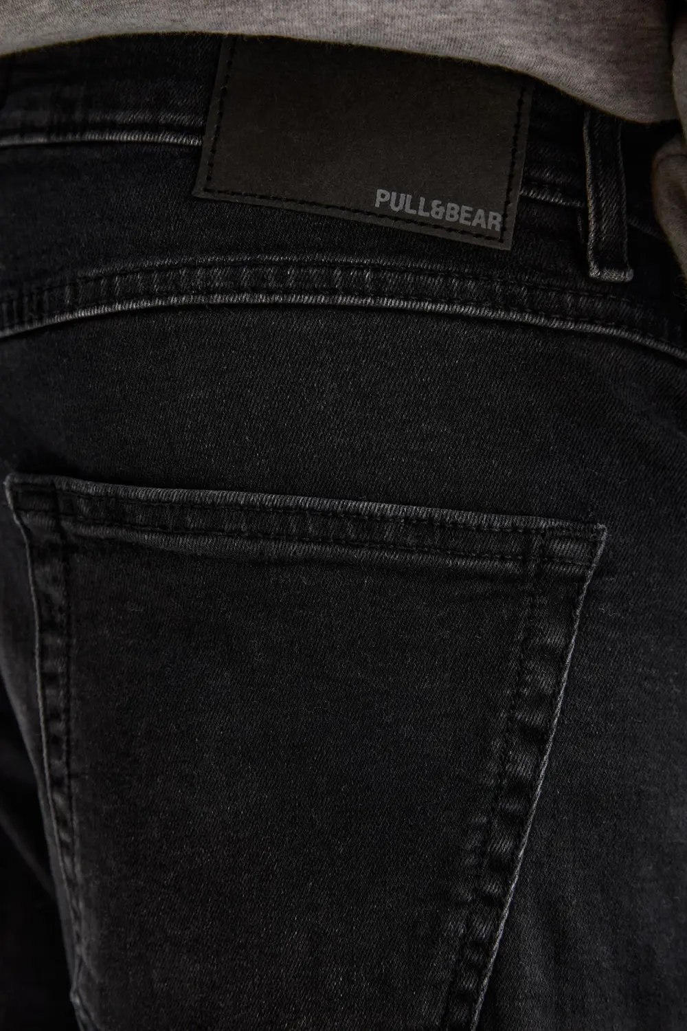 Washed carrot-fit jeans