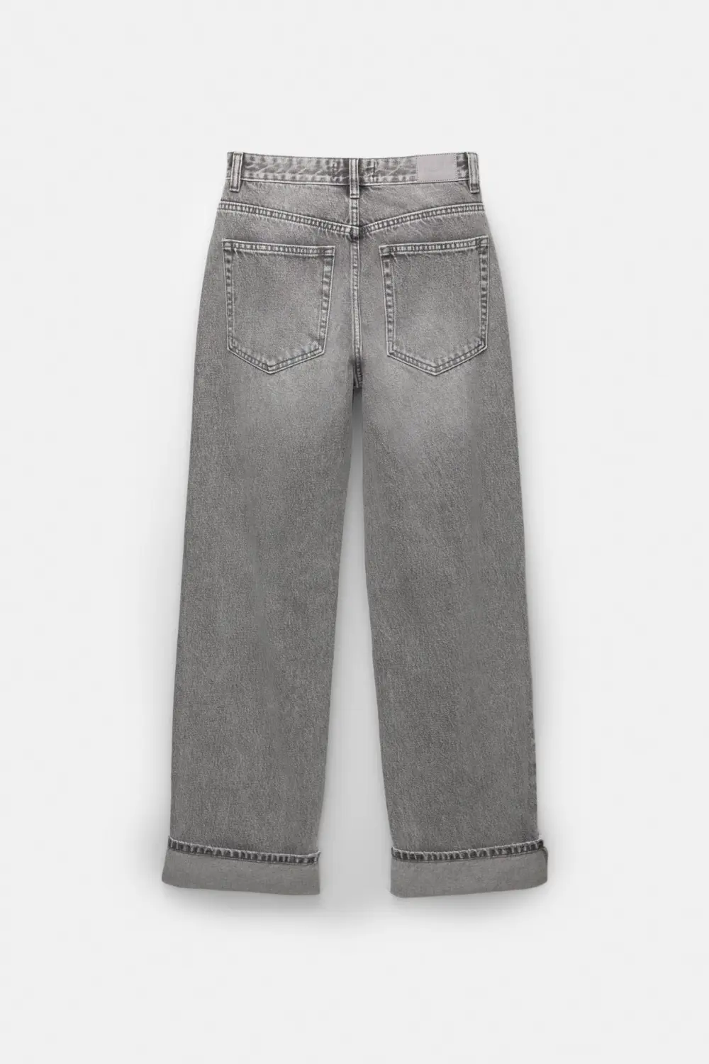 Jeans baggy rectos vuelta bajo