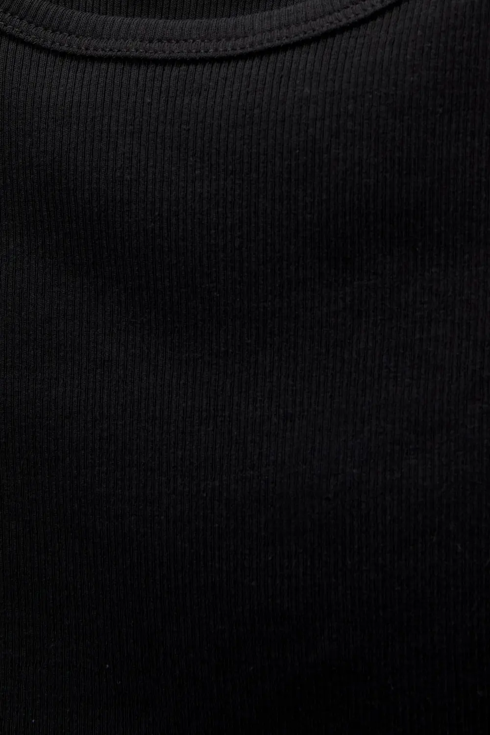 Basic cropped tank top