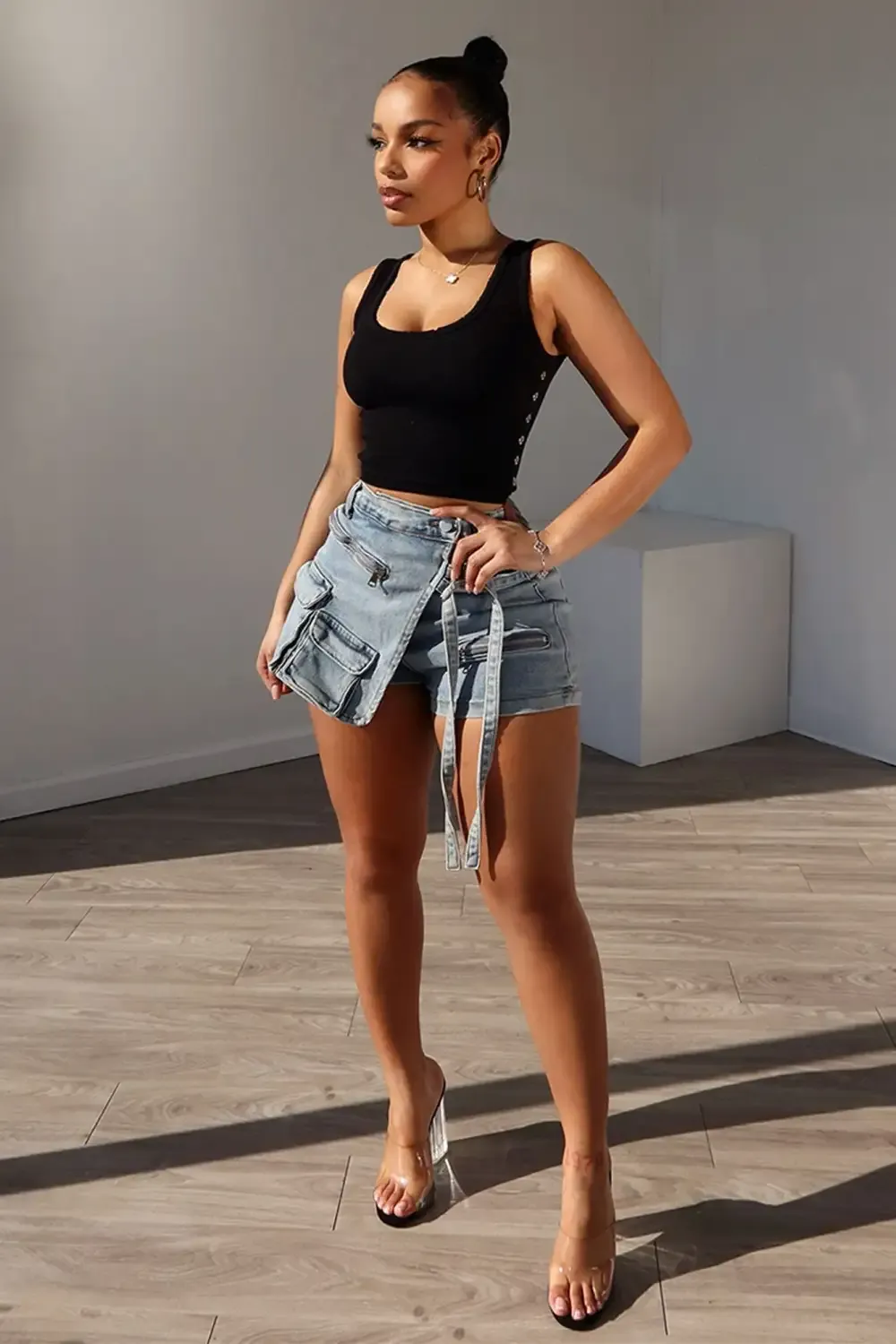 Trendy Half Wrap Pocket Denim Shorts