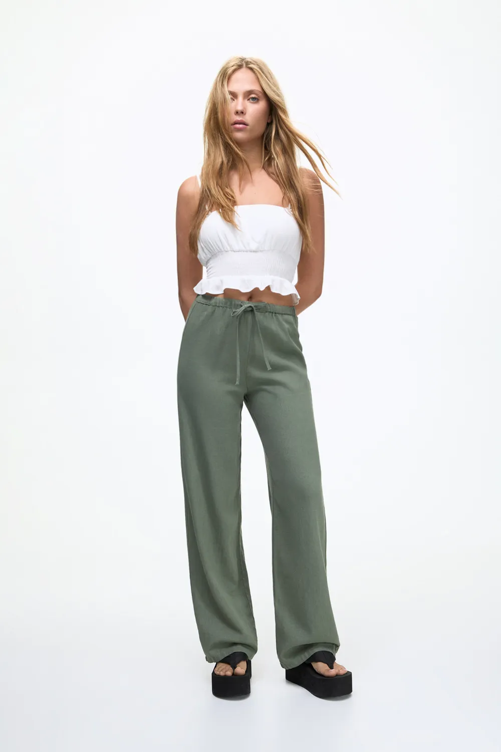 Pantalón fluido con lino