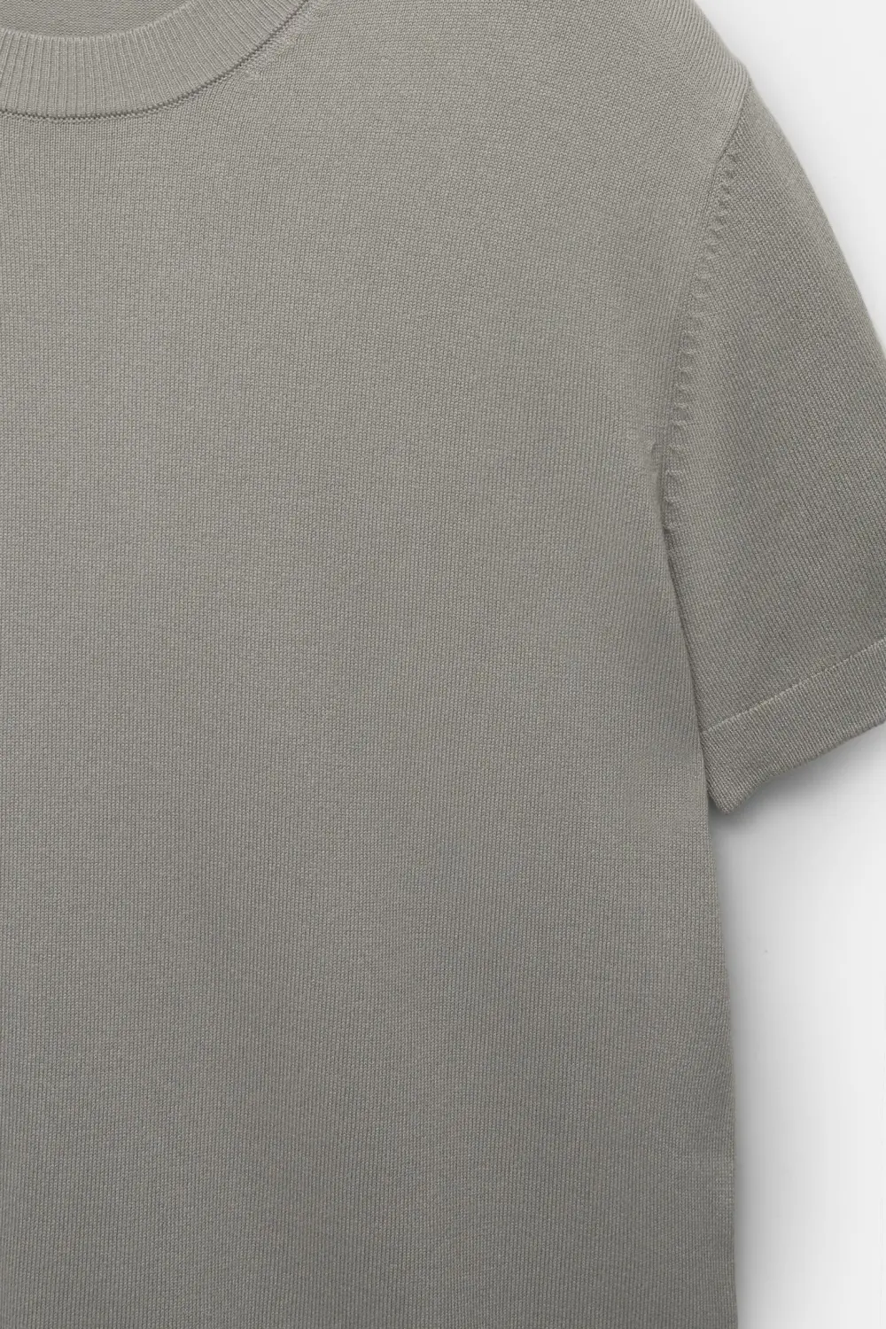 Short sleeve knit T-shirt