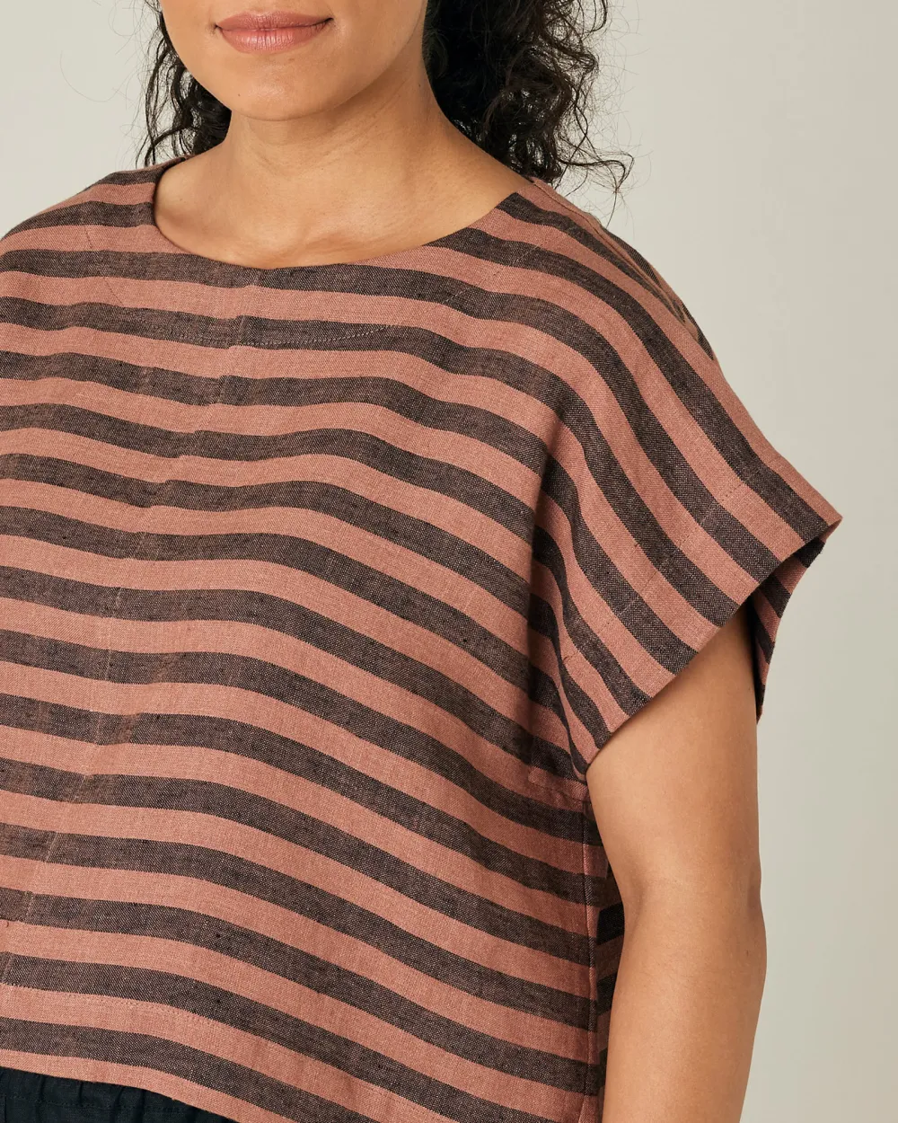 BISCUIT STRIPE LINEN TOP