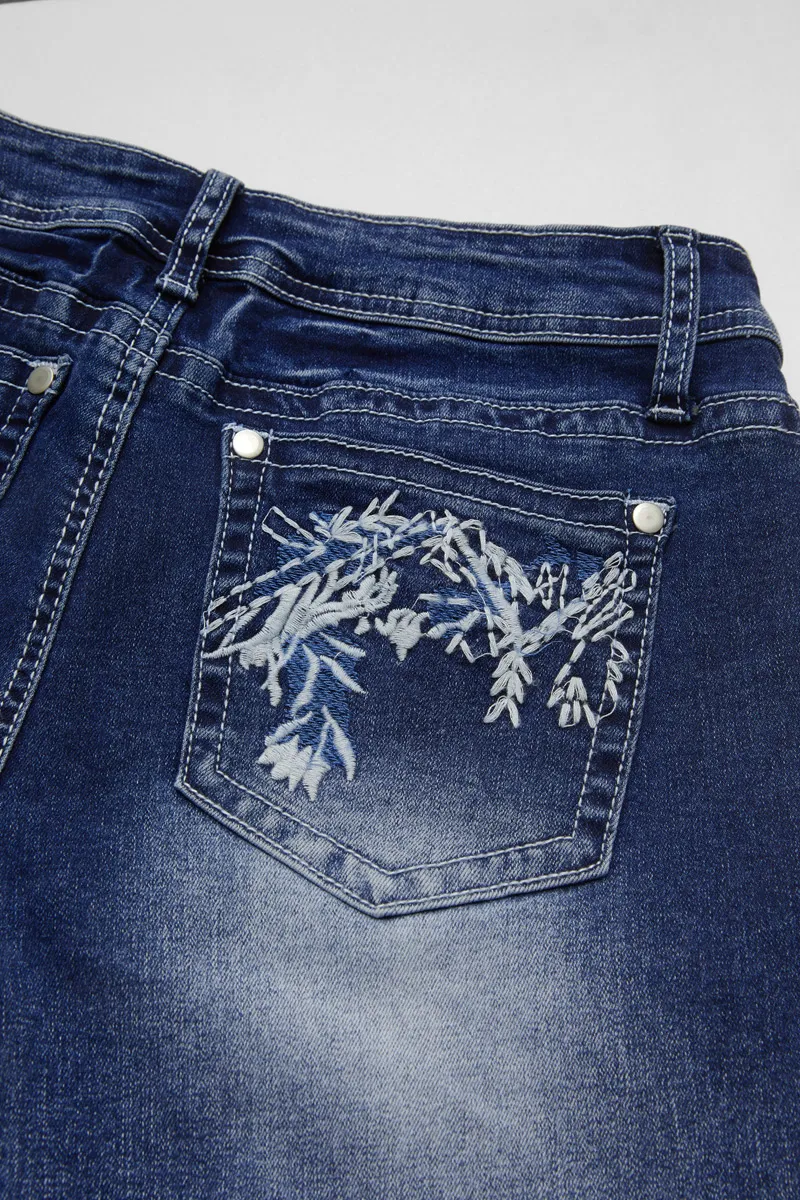 Wash Embroidery Pocket Roll Hem Mid Rise Capri Jeans