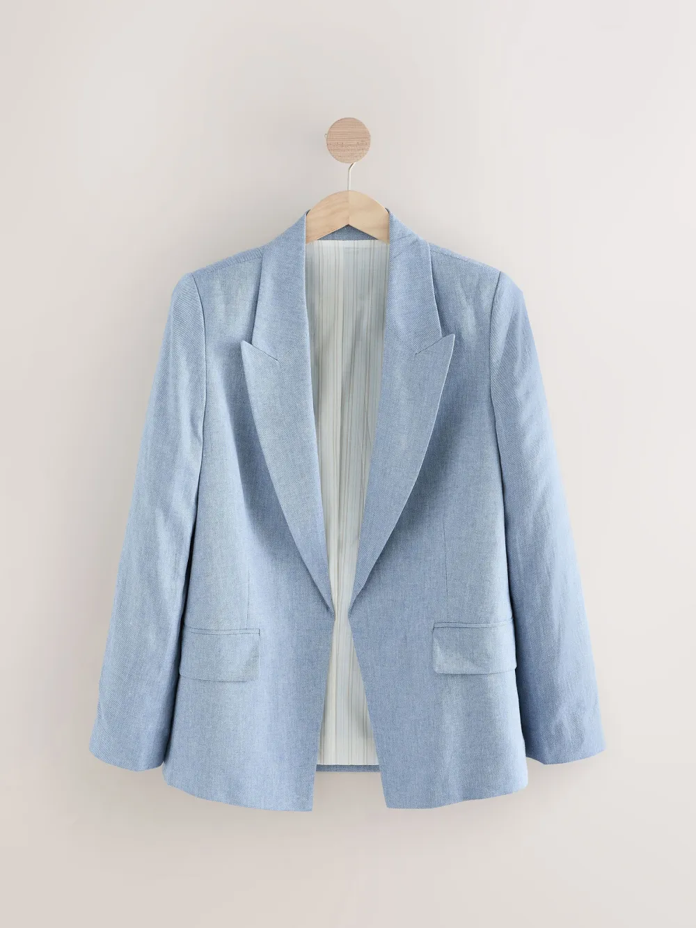 Custom Suits Paired With Linen Fabric