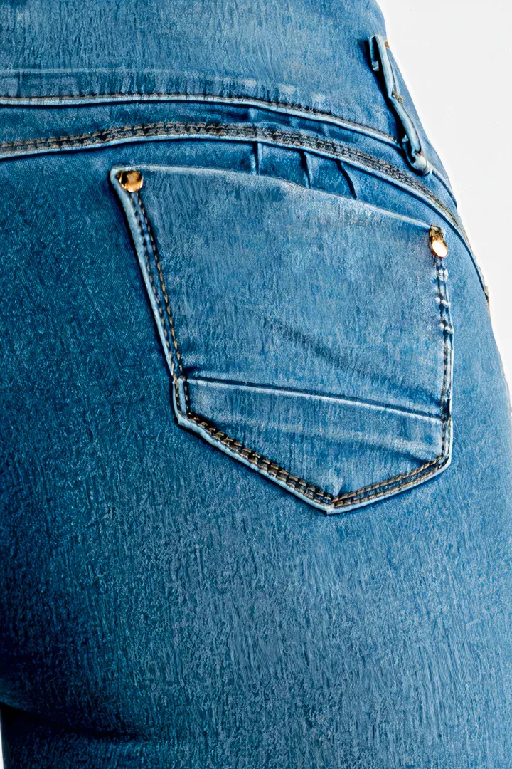 Button Fly Wash High Stretch Mid Waist Capri Jeans