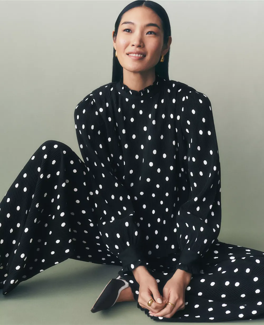 Dotted Ruffle Popover